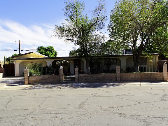 3rd image of 730 Circle Dr