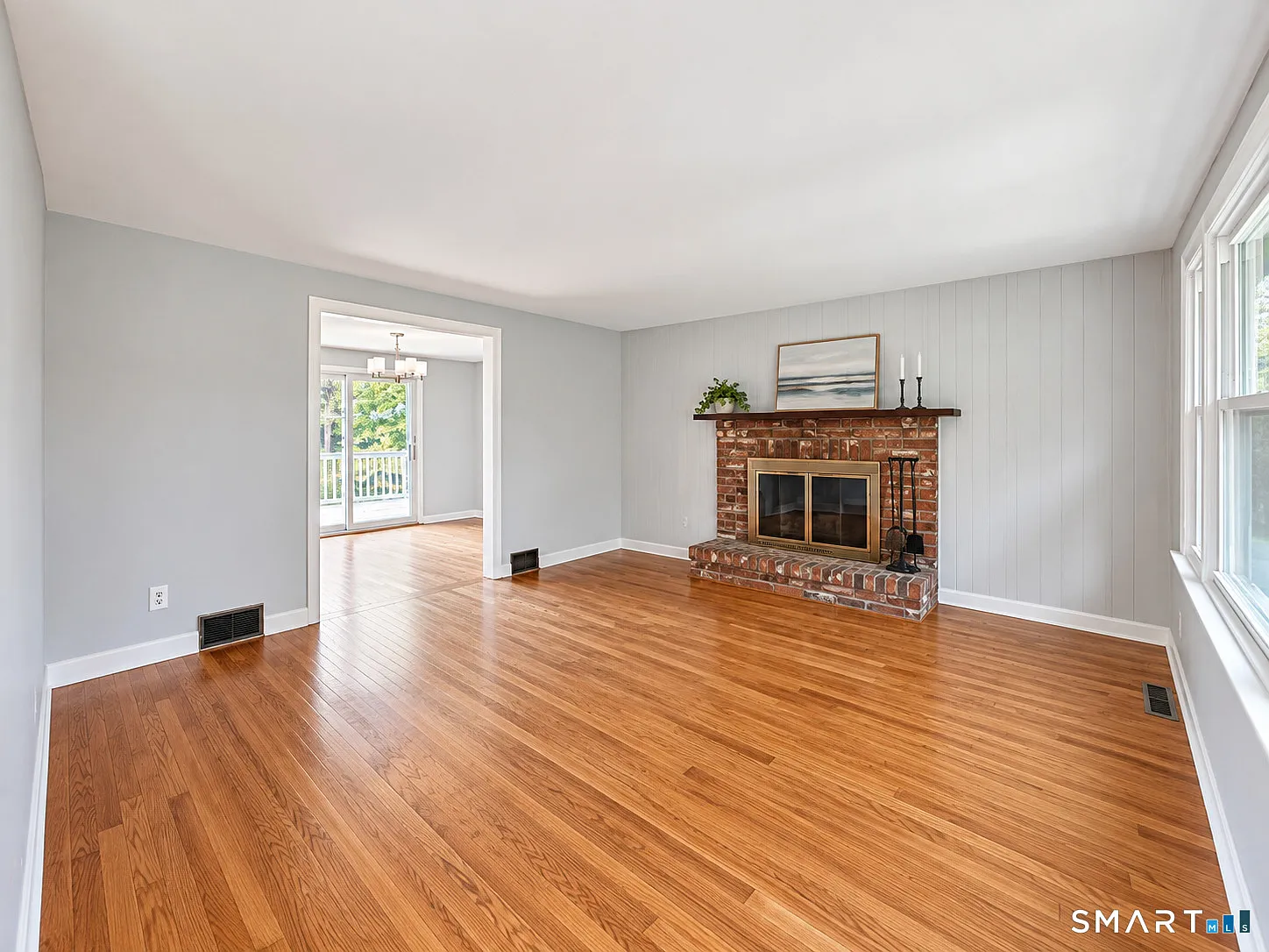 4 bed, 1.0 bath, 1324 sqft, $3,200 — Photo 4