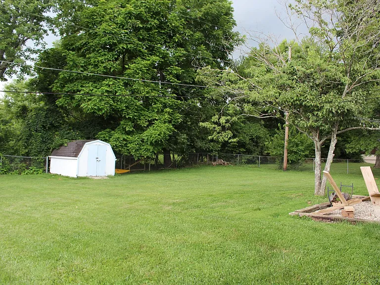 131 Hill N Dale Rd — Photo 3