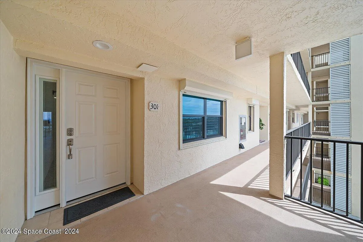 3 bed, 2.0 bath, 1811 sqft, $4,500 — Photo 3