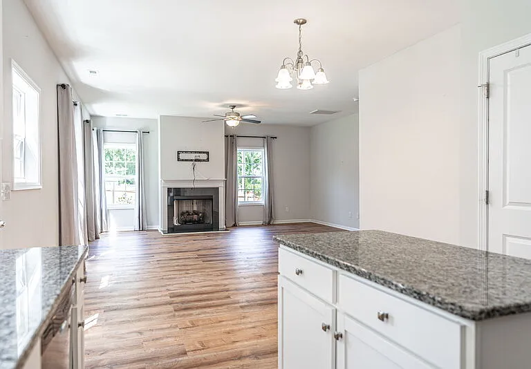 130 Henley Pl — Photo 8