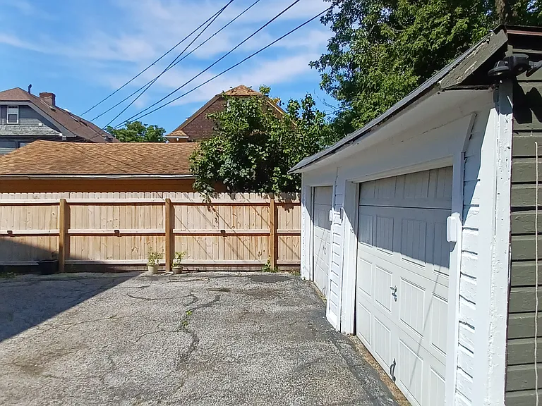 1265 W 106th St #1 — Photo 15