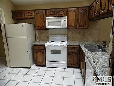 5th image of 2127 Rose Cliff Ln