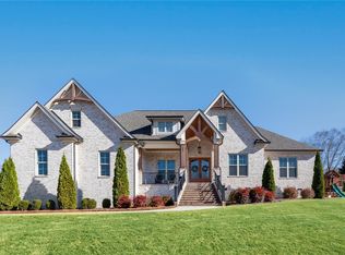 102 Hunt Cliff Ct, Easley, SC 29642