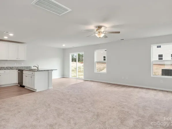 1629 Nia Rd, Charlotte, NC 28215