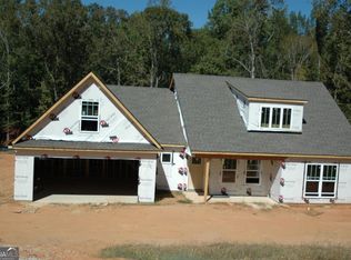 114 Highland Pointe Dr, Lagrange, GA 30240