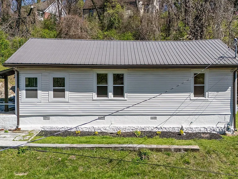 719 Federal St — Photo 25