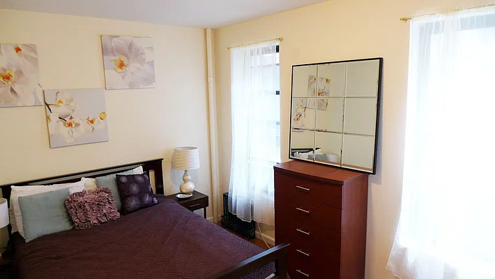 Rented by Avenues Real Estate | media 8