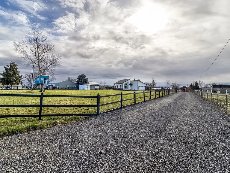 839 Newtown Rd #A — Photo 4