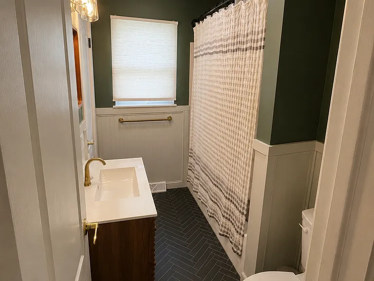 11207 Myrtle Ave — Photo 5