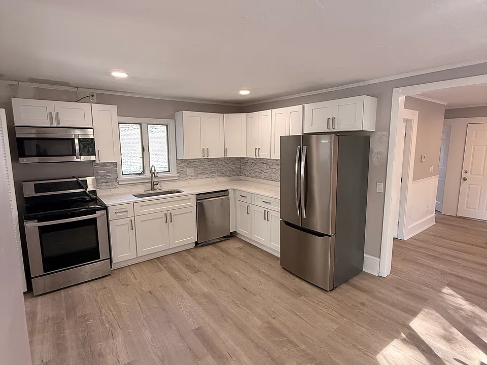 37 Crystal St #2/3