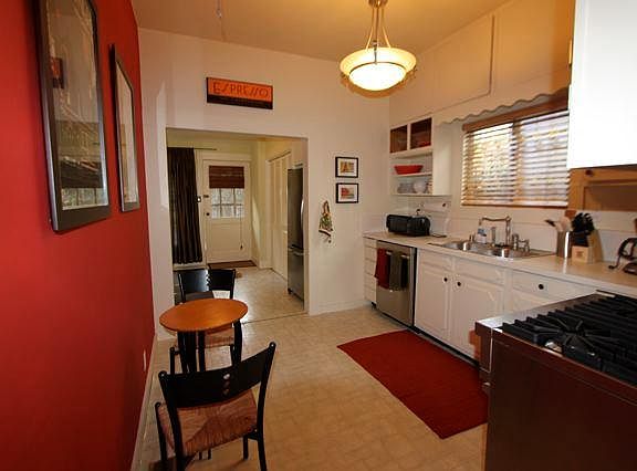 5th image of 1020 Diamond St