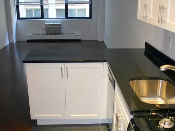 330 E 46th St, New York, NY