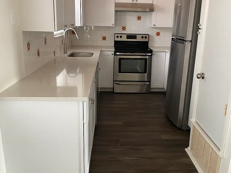 911 Vance Jackson Rd #208 — Photo 3