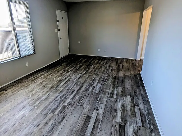 2237 Rose Ave — Photo 6