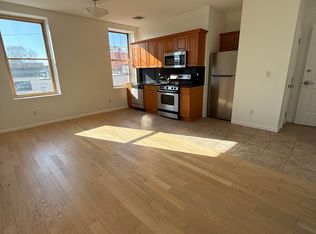 59 E Main St APT 2, Bay Shore, NY 11706