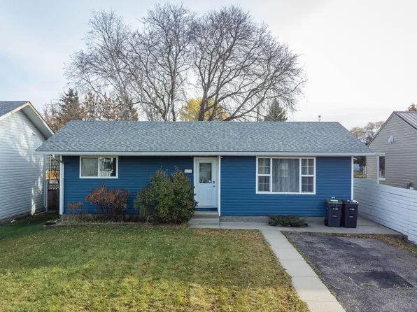 5315 57th St, Cold Lake, AB T9M 1R9