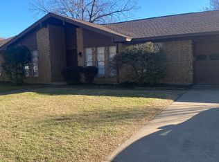 1702 Carlton Dr, Arlington, TX 76015