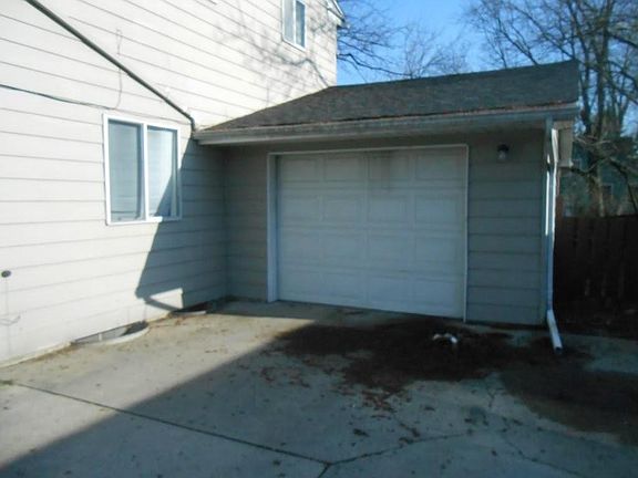 3rd image of 3813 Cooley Dr