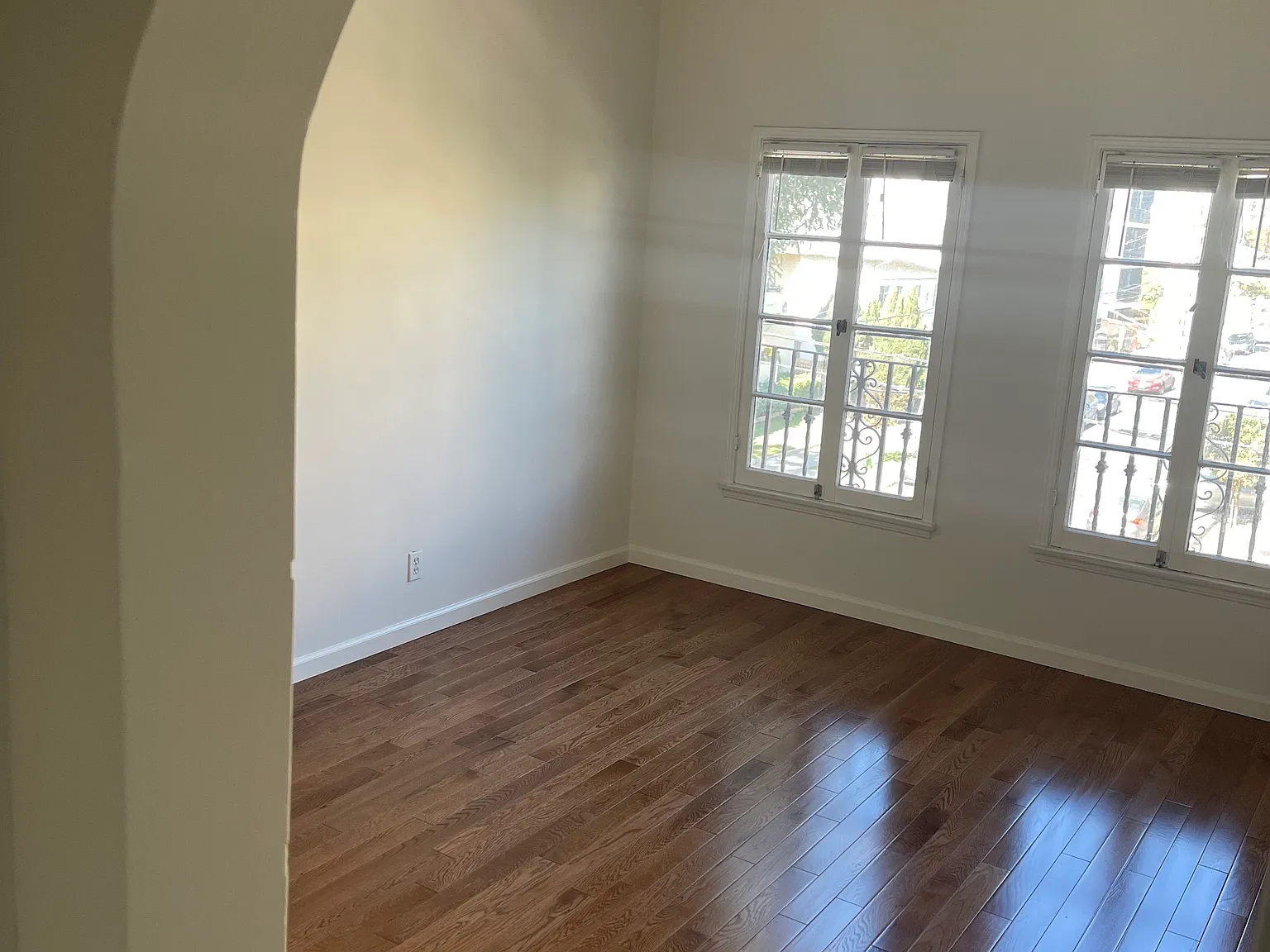 Chateau Lexington Studios and One-Bedrooms — Photo 3