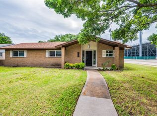 100 High School Dr, Waxahachie, TX 75165