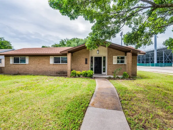 100 High School Dr, Waxahachie, TX 75165