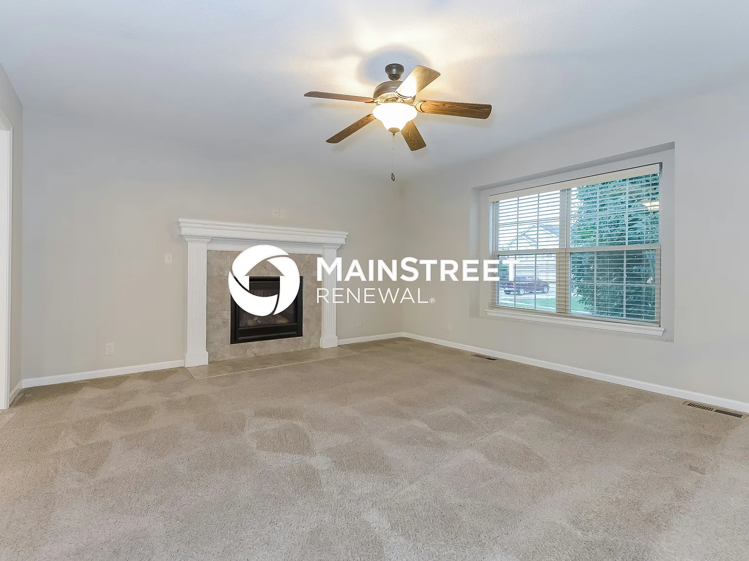 400 Golfview Dr — Photo 4
