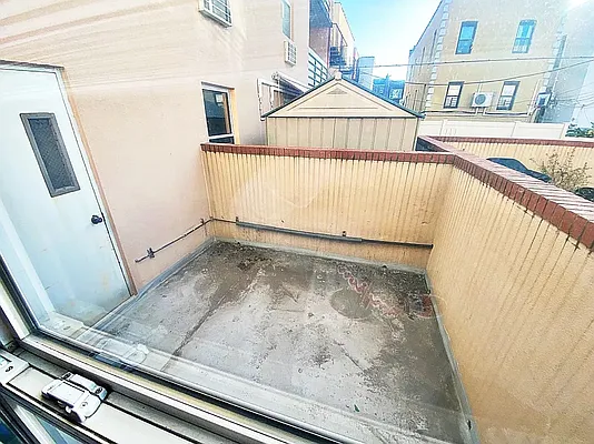 Rented by Brooklyn Property Group LLC | media 52