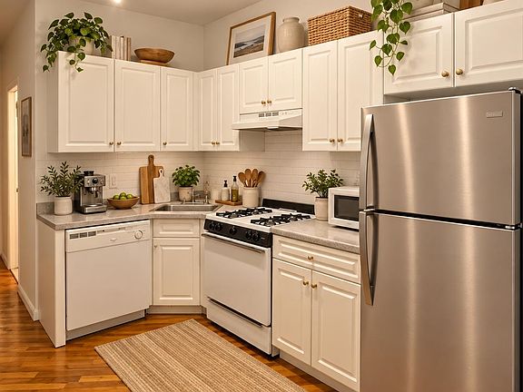 3rd image of 407 1st St APT 1