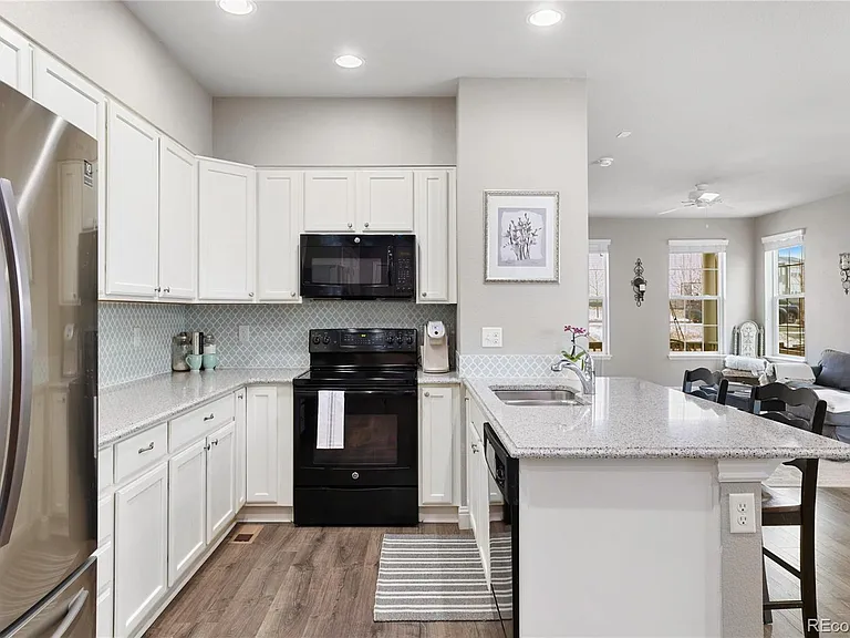 4362 N Meadows Dr — Photo 6