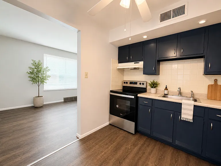 4133 Germania St #1B — Photo 2
