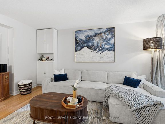 5th image of 323 Richmond St E #704