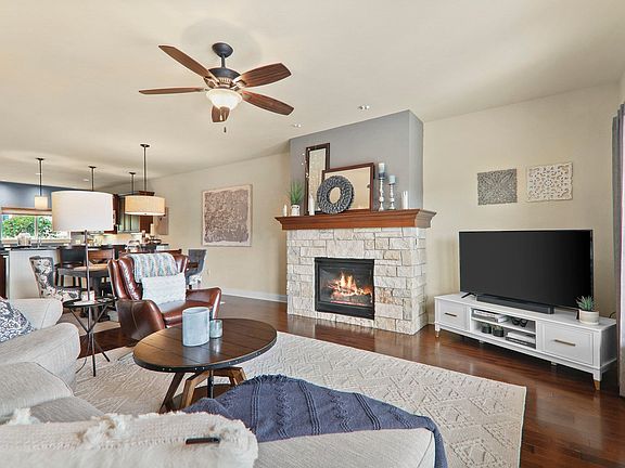 5th image of 9056 Paddington Pkwy