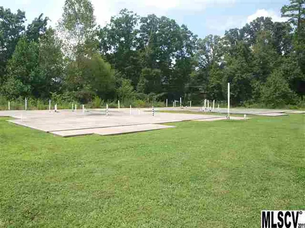 1328 21st Ave NE, Hickory, NC 28601