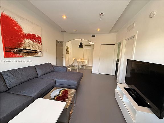 5th image of 600 15th St APT 6