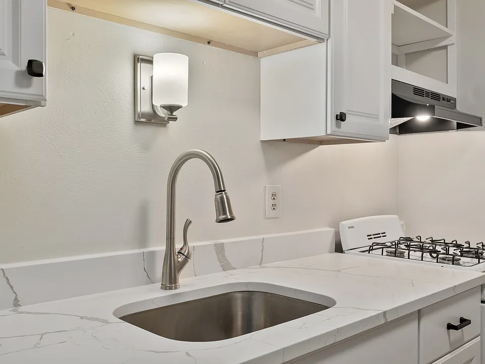 731 Broadway Avenue, Unit 5_17_12102025