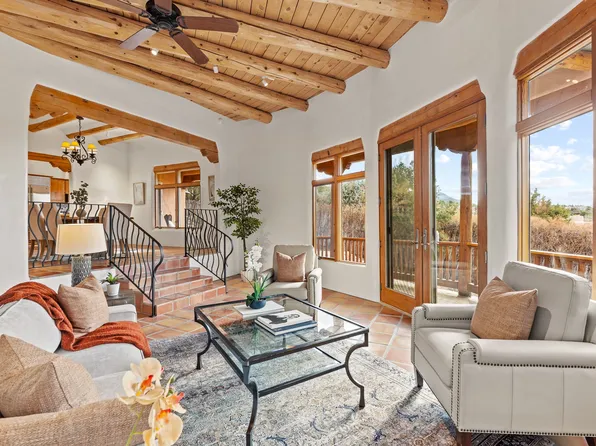 2109 Senda De Daniel, Santa Fe, NM 87501