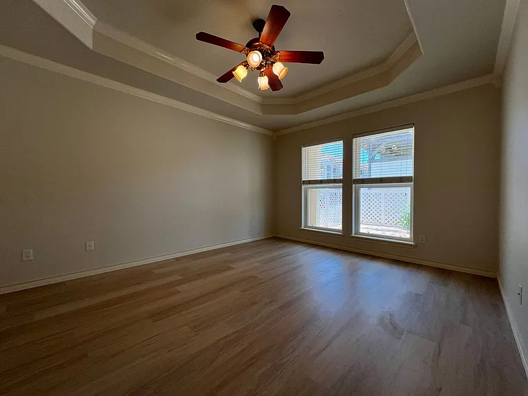 14813 Leeward Dr #404 — Photo 40