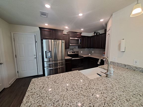 5th image of 4387 Village Oak Ln