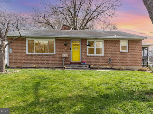 22 Maple St, Middletown, PA 17057