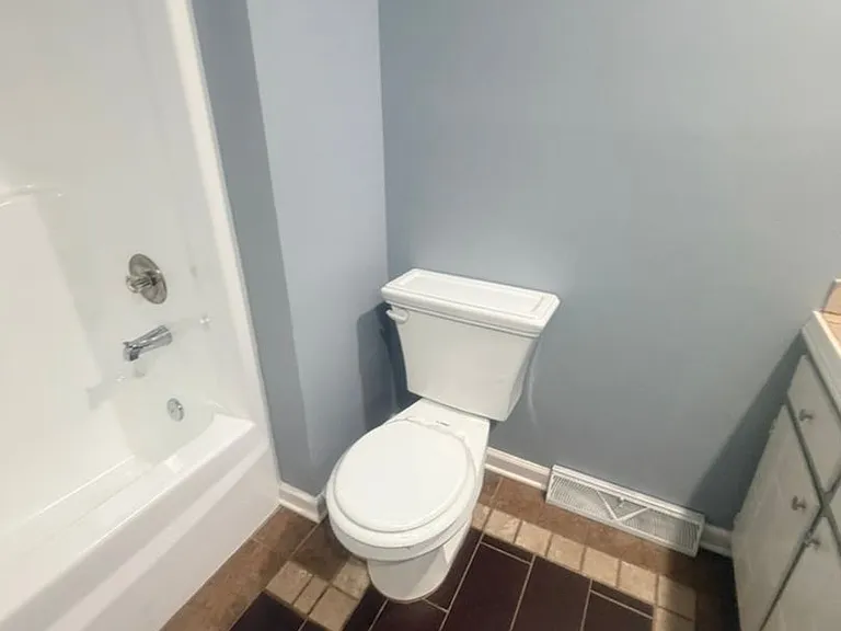 921 Brown School Rd — Photo 16