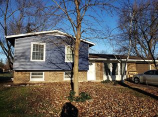 7972 Asbury Cir N, Hanover Park, IL