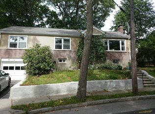 71 Cricket Ln, West Roxbury, MA 02132