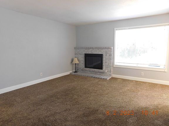 3rd image of 8157 Mesa Oak Way