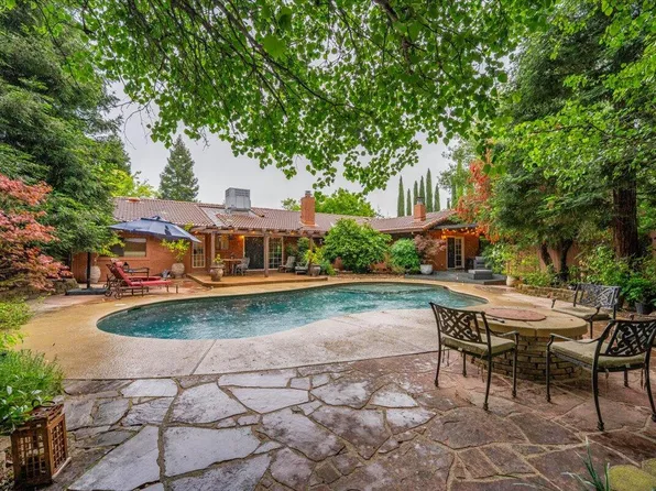 16476 Plateau Cir, Redding, CA 96001