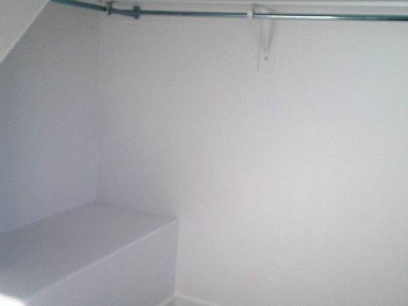 5th image of 718 W Kirkbride Ave