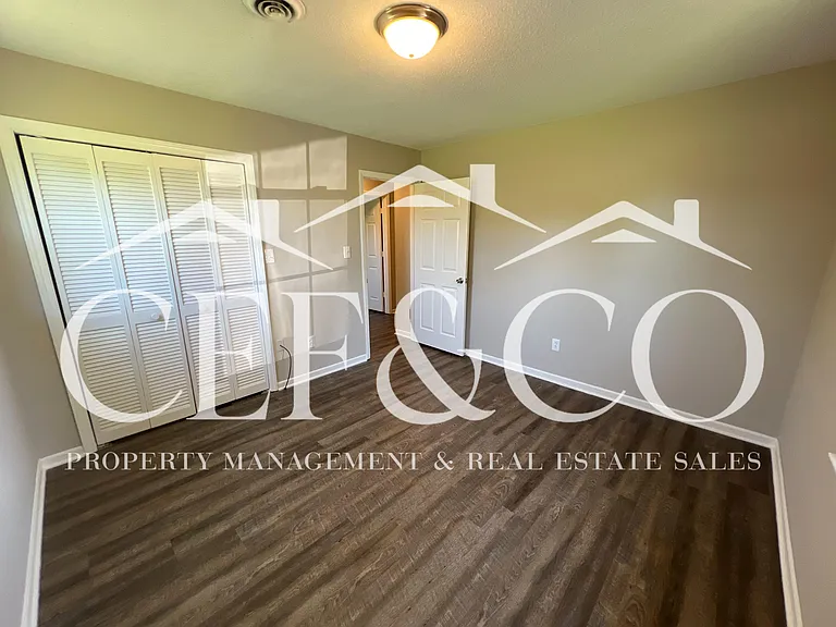 7922 Valley Falls Rd — Photo 13