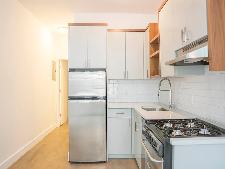 646 President St #1D — Photo 3
