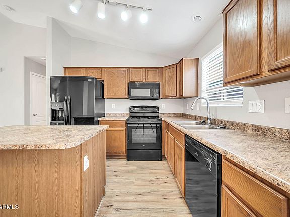3rd image of 11017 W WILSHIRE Drive