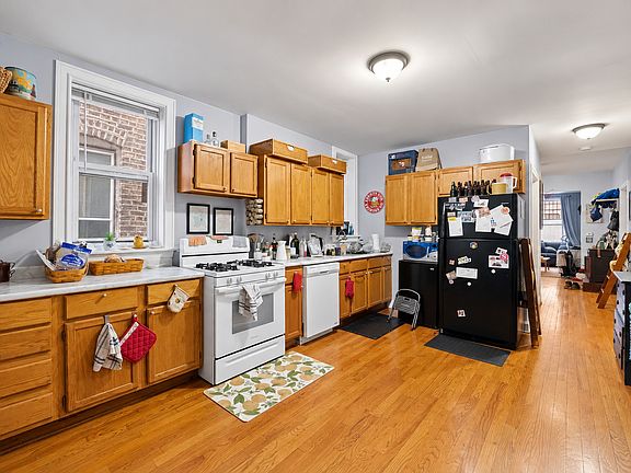 4th image of 3333 W Pierce Ave